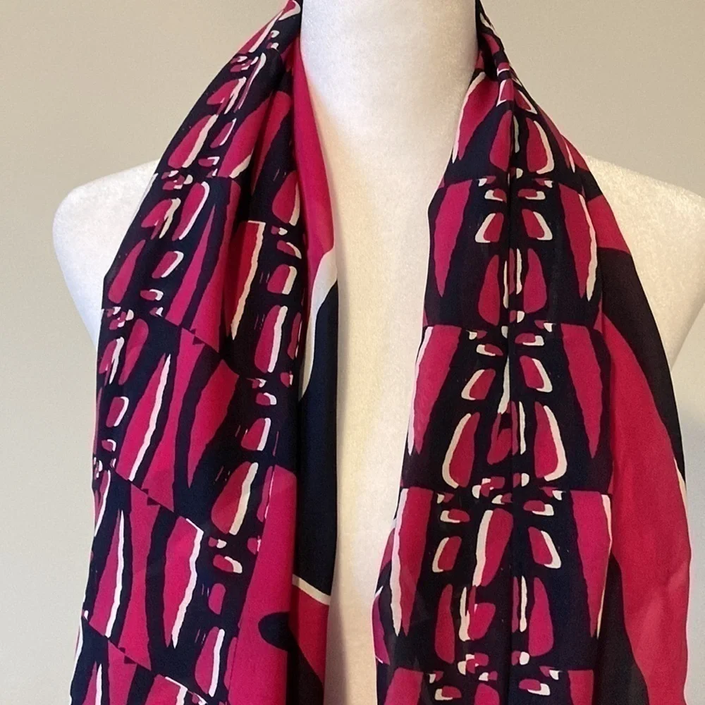 N/A purple scarf